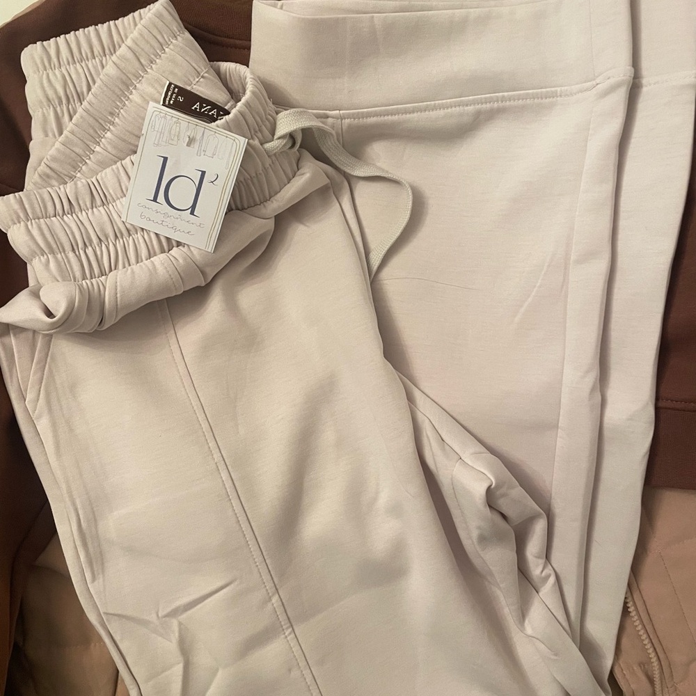 Sweatpants with Relaxed Fit (light colored)